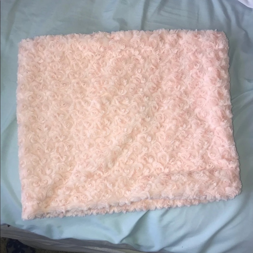 Pretty light pink detailed scarf
